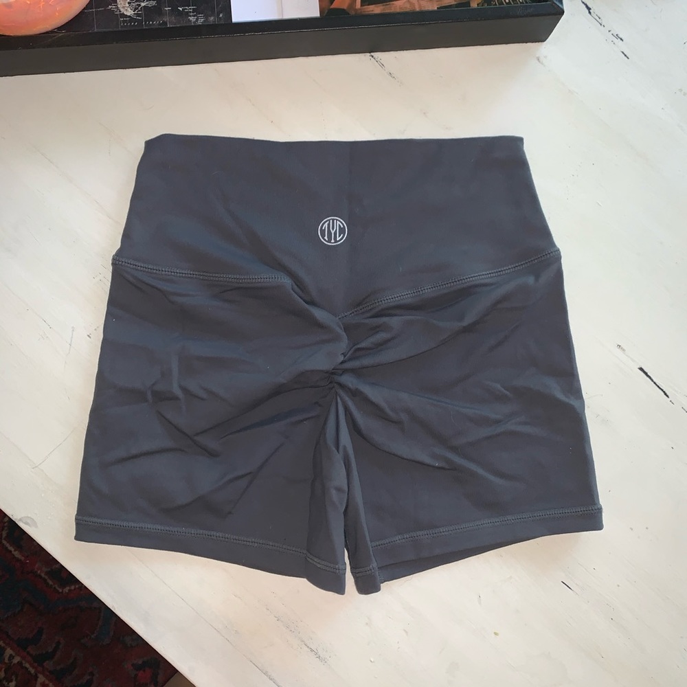 Til you collapse booty scrunch spandex short